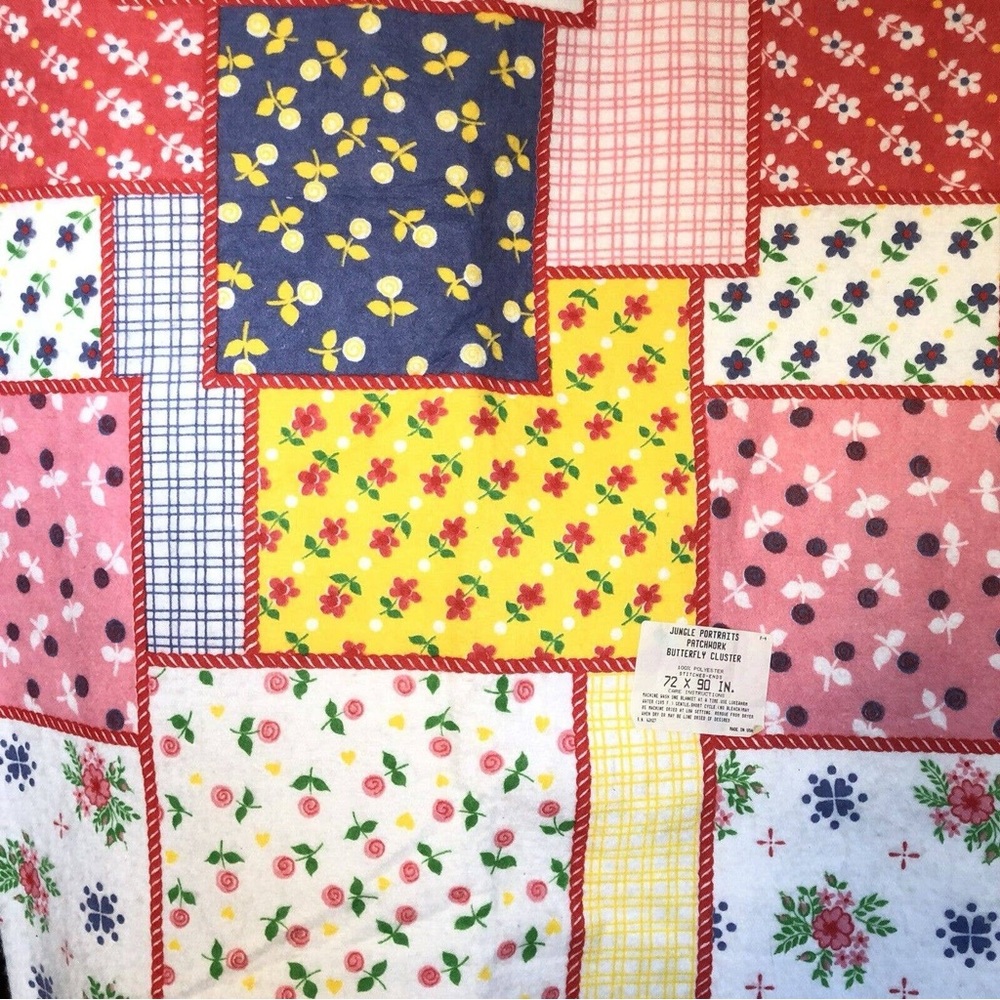 NWT VINTAGE JUNGLE PORTRAITS PATCHWORK Colorful  Quilt NEW IN BAG